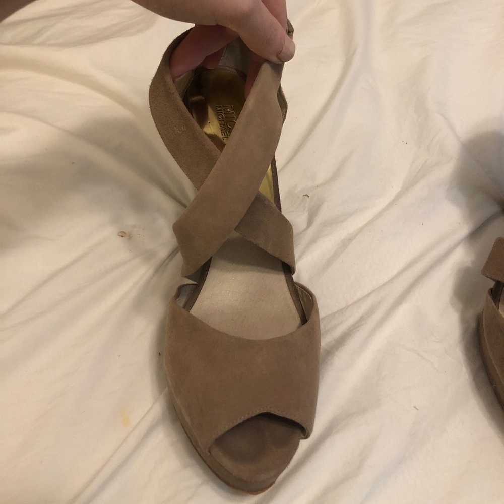 Nude Heels - Picture 3 of 4